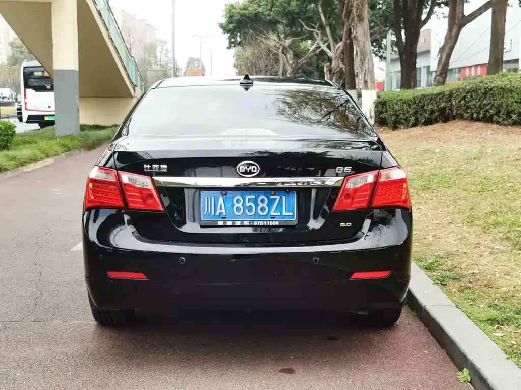 BYD G6 2012