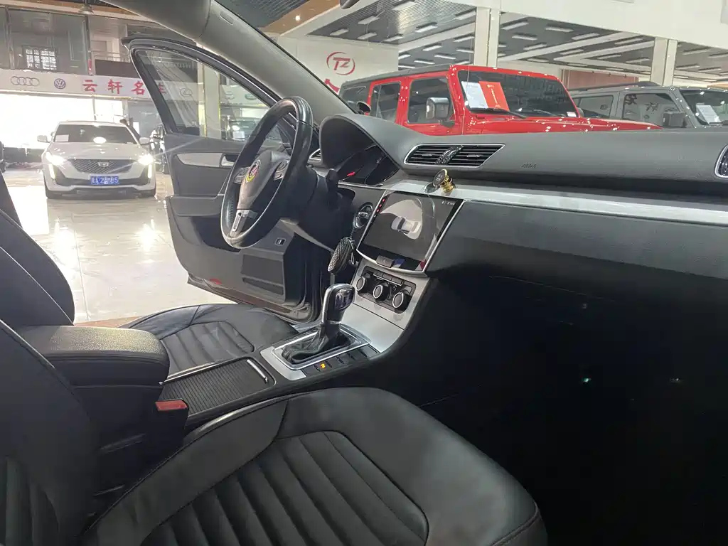 VOLKSWAGEN MAGOTAN 2016