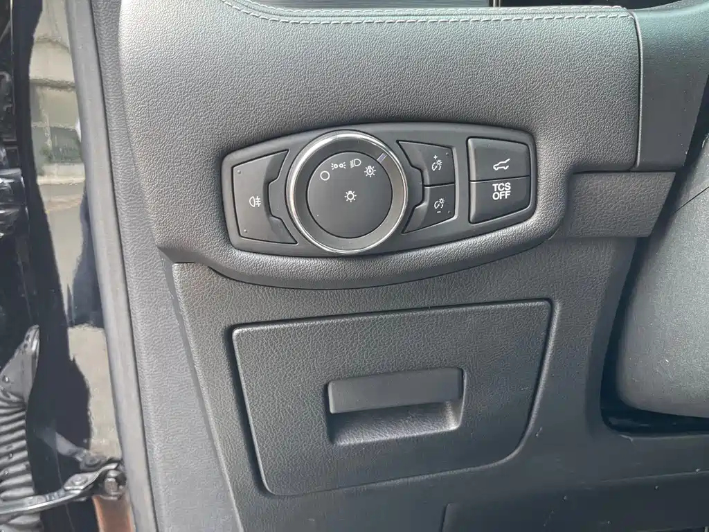 FORD EDGE 2021