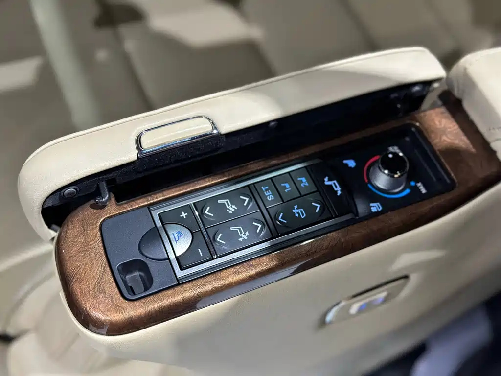 TOYOTA ALPHARD 2016