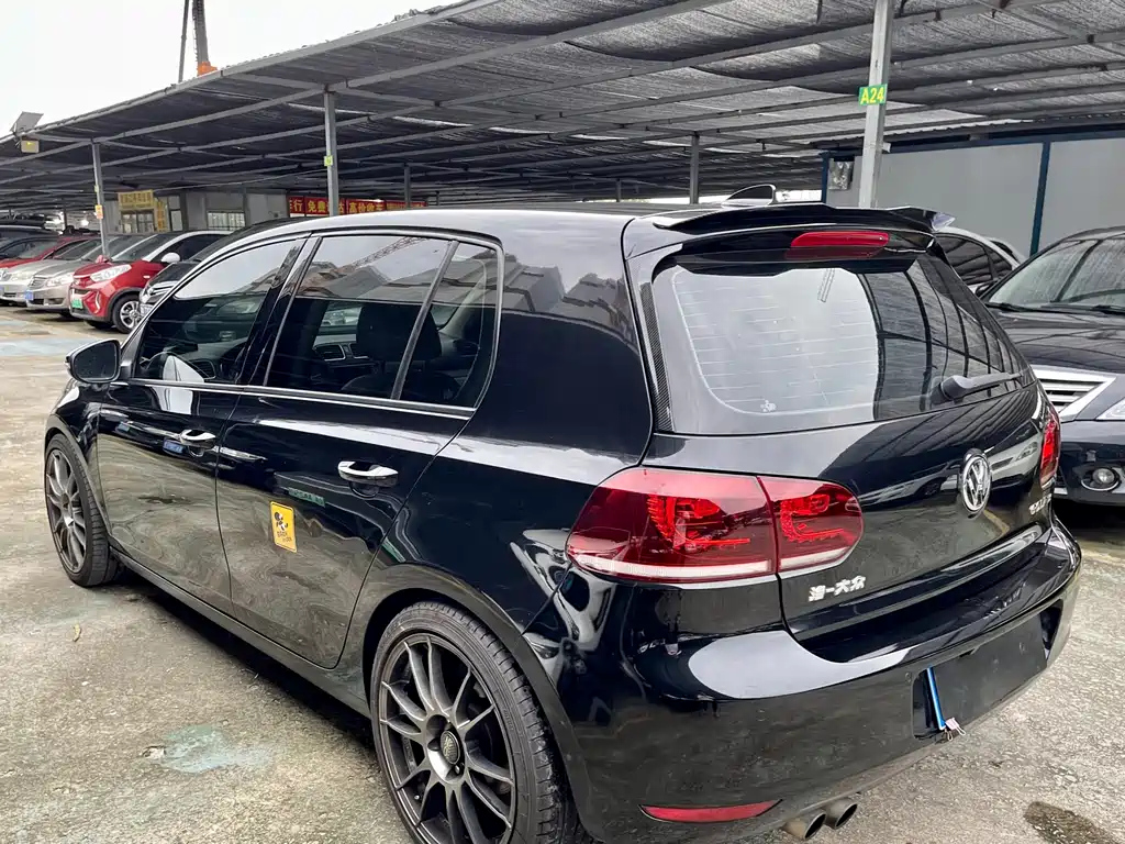 VOLKSWAGEN GOLF 2011