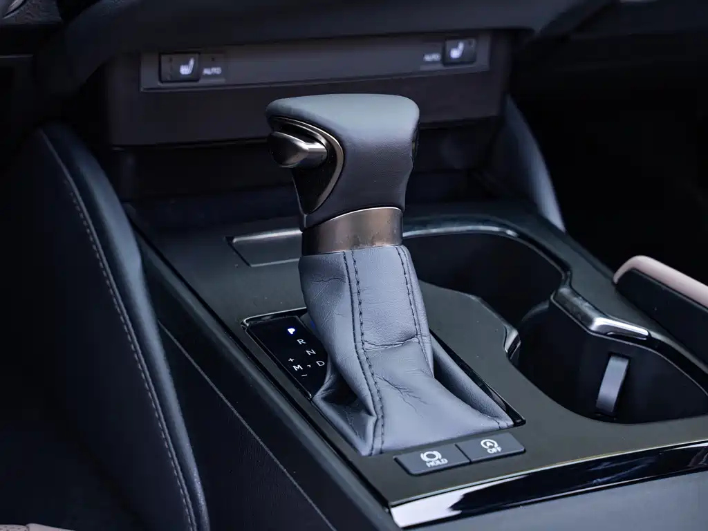 LEXUS ES 2024