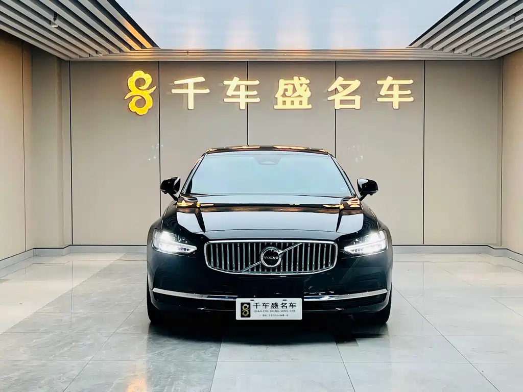 VOLVO S90 2022
