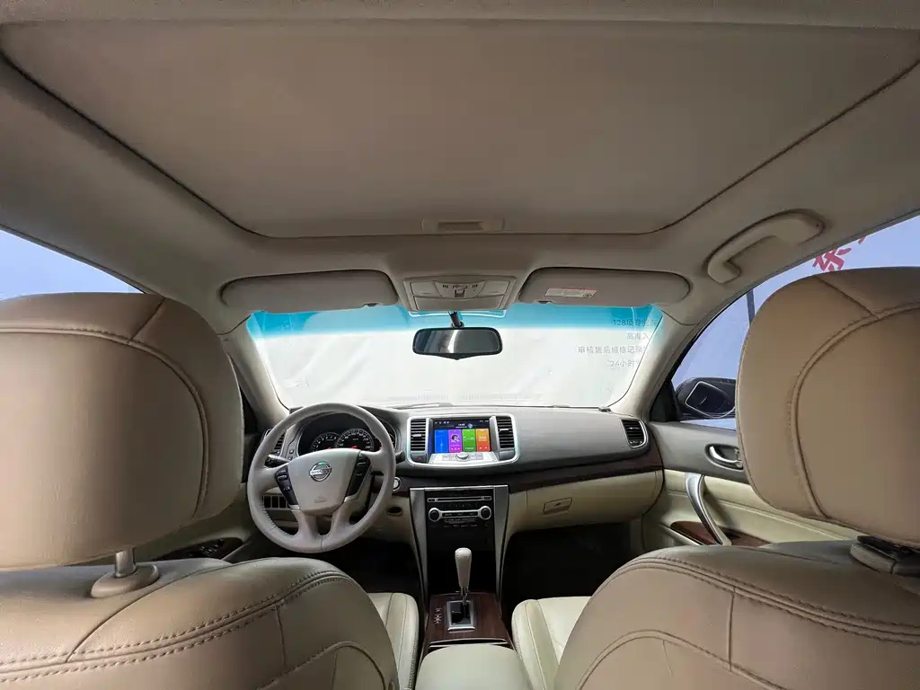 NISSAN TEANA 2010
