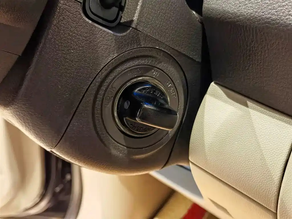 MAZDA 8 2011