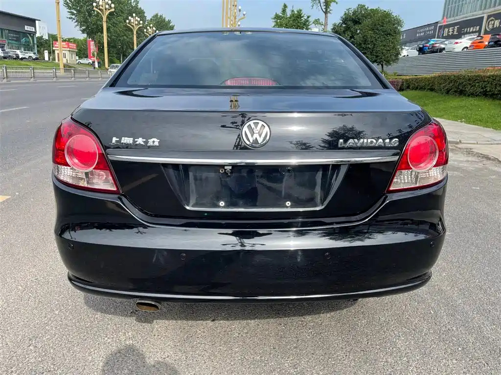 VOLKSWAGEN LAVIDA 2011