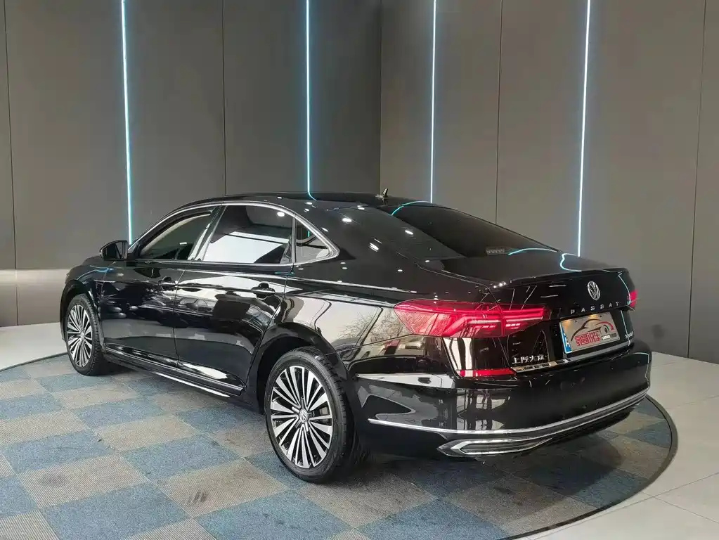 VOLKSWAGEN PASSAT 2020