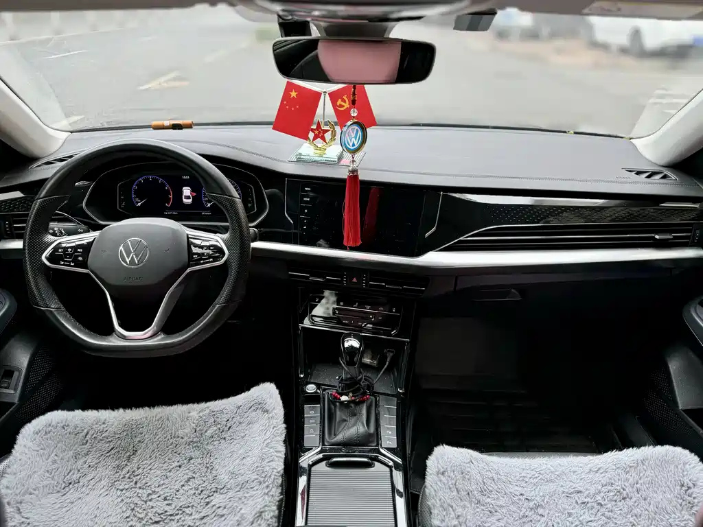 VOLKSWAGEN PASSAT 2022