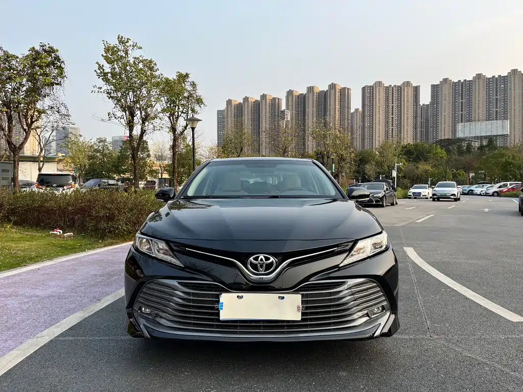 TOYOTA CAMRY 2019