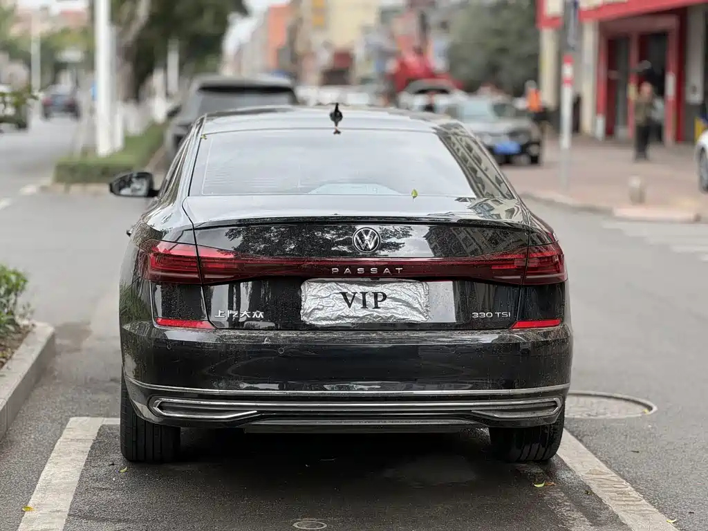 VOLKSWAGEN PASSAT 2022