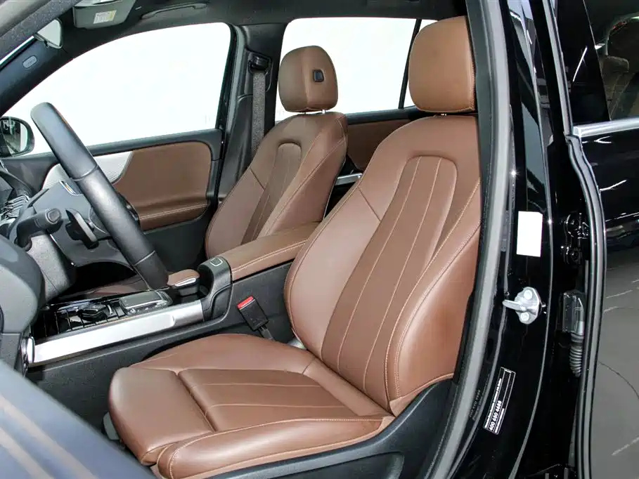 MERCEDES BENZ GLB 2023