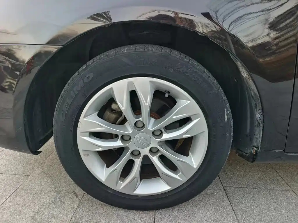 GEELY AUTO EMGRAND 2015