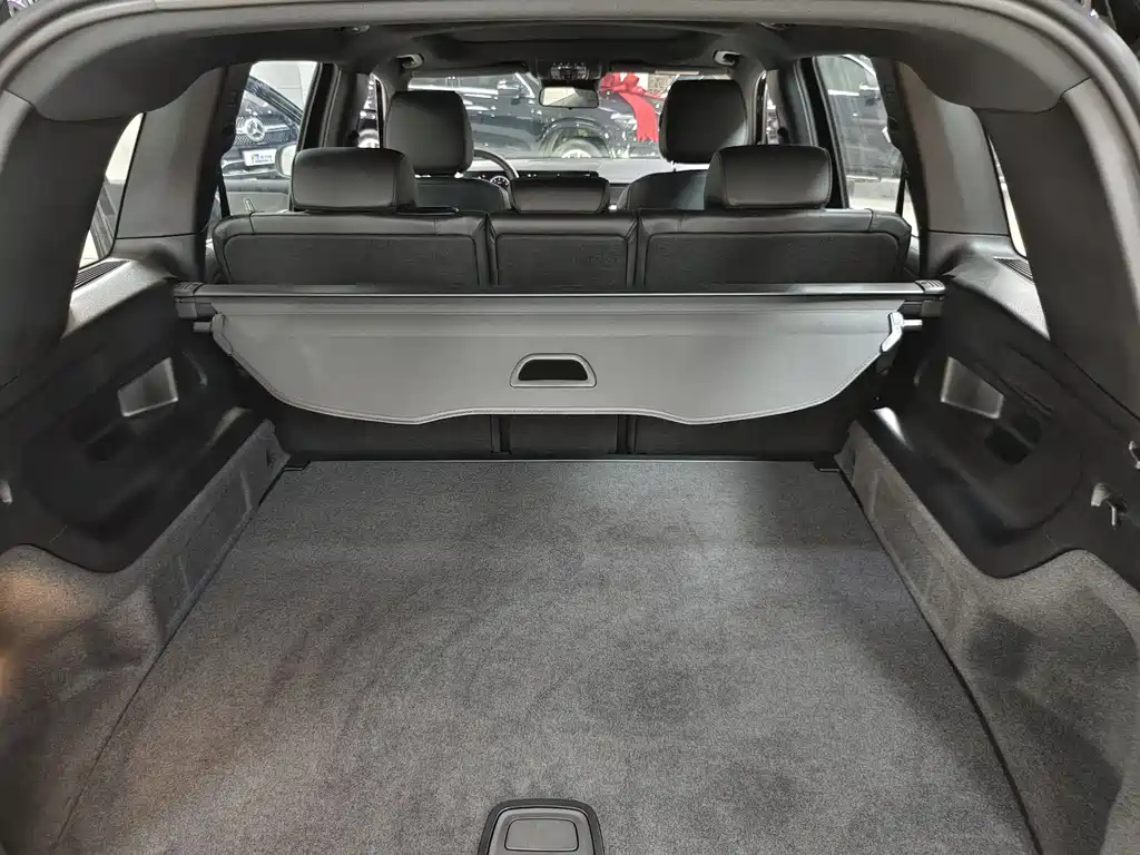 MERCEDES BENZ GLB 2024