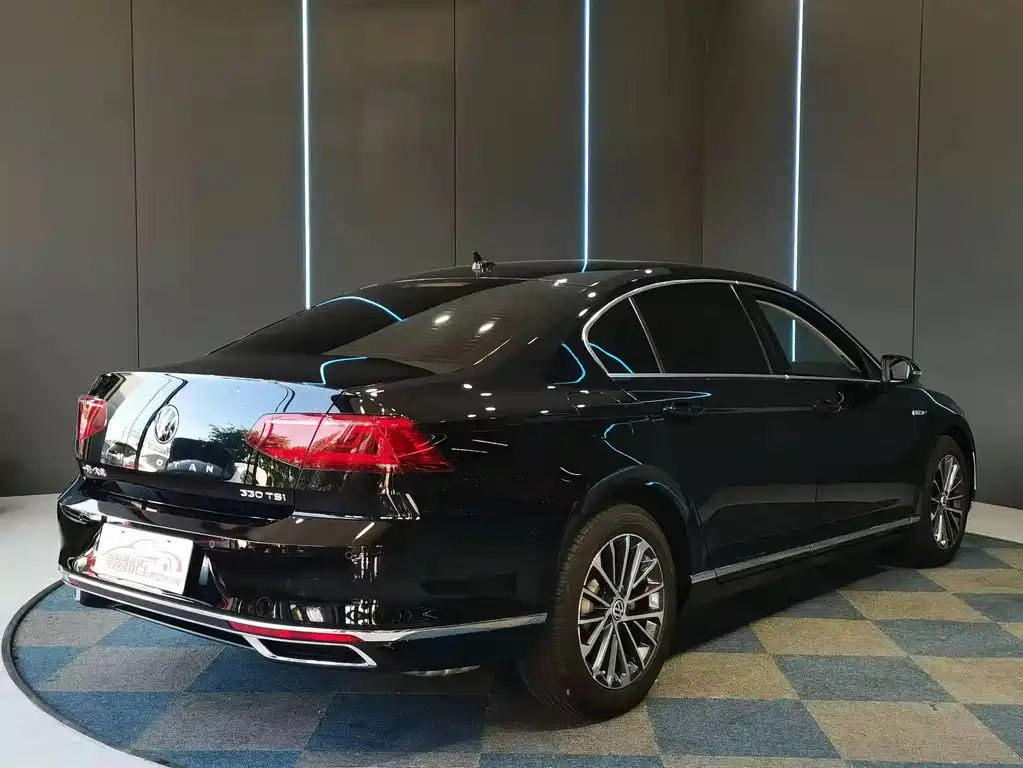 VOLKSWAGEN MAGOTAN 2020