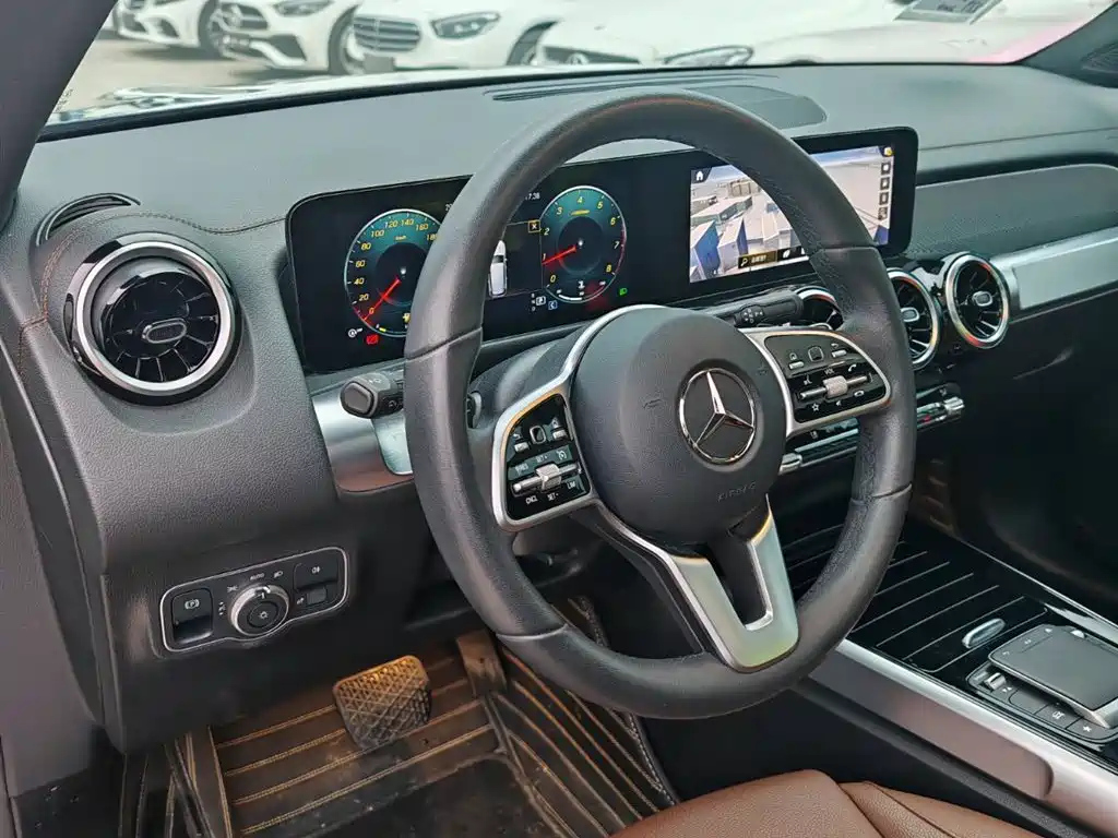 MERCEDES BENZ GLB 2022