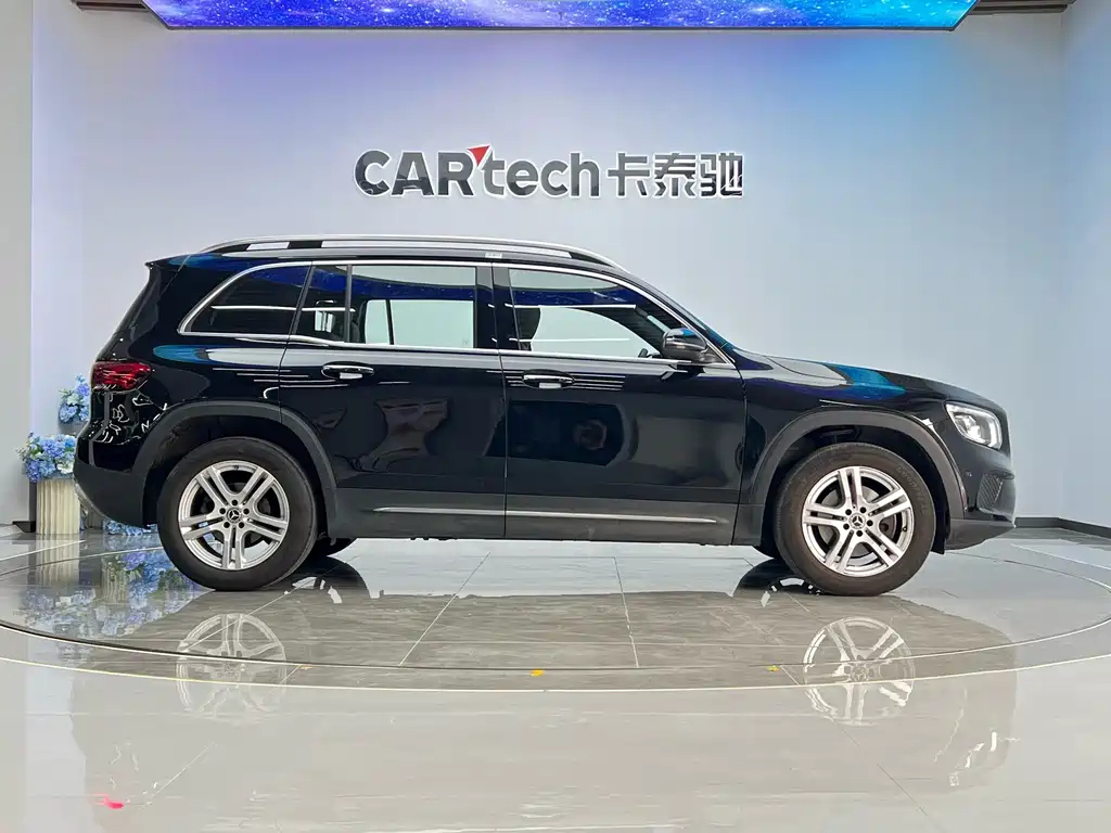 MERCEDES BENZ GLB 2023