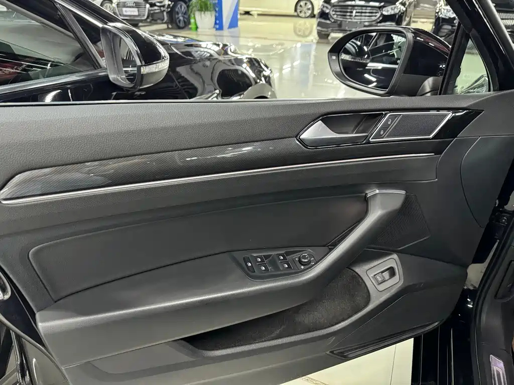 VOLKSWAGEN MAGOTAN 2022