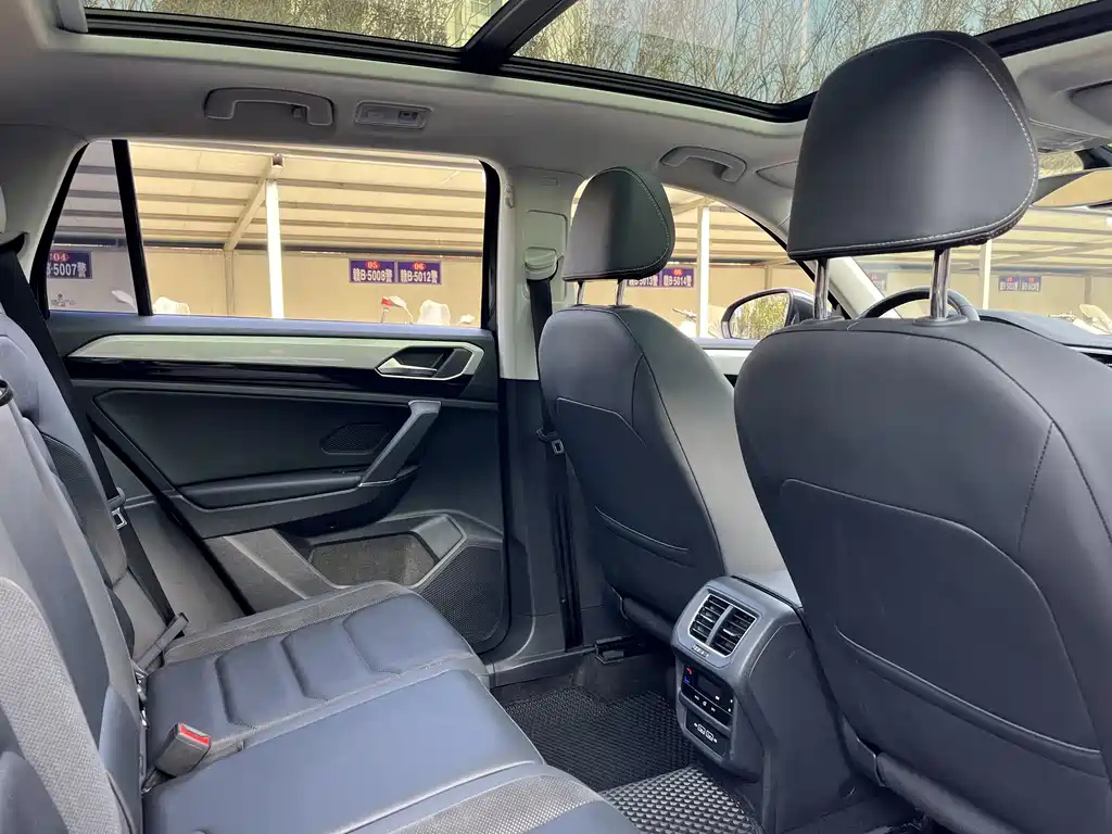 VOLKSWAGEN TAYRON 2021