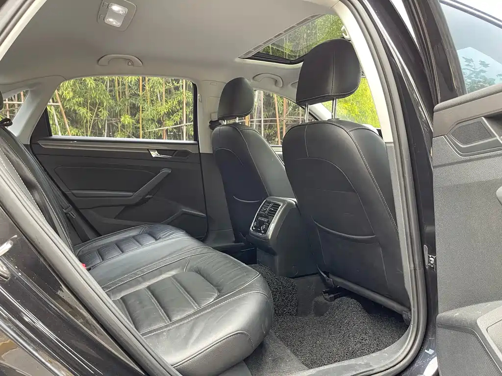 VOLKSWAGEN PASSAT 2018