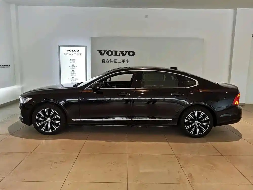 VOLVO S90 2022