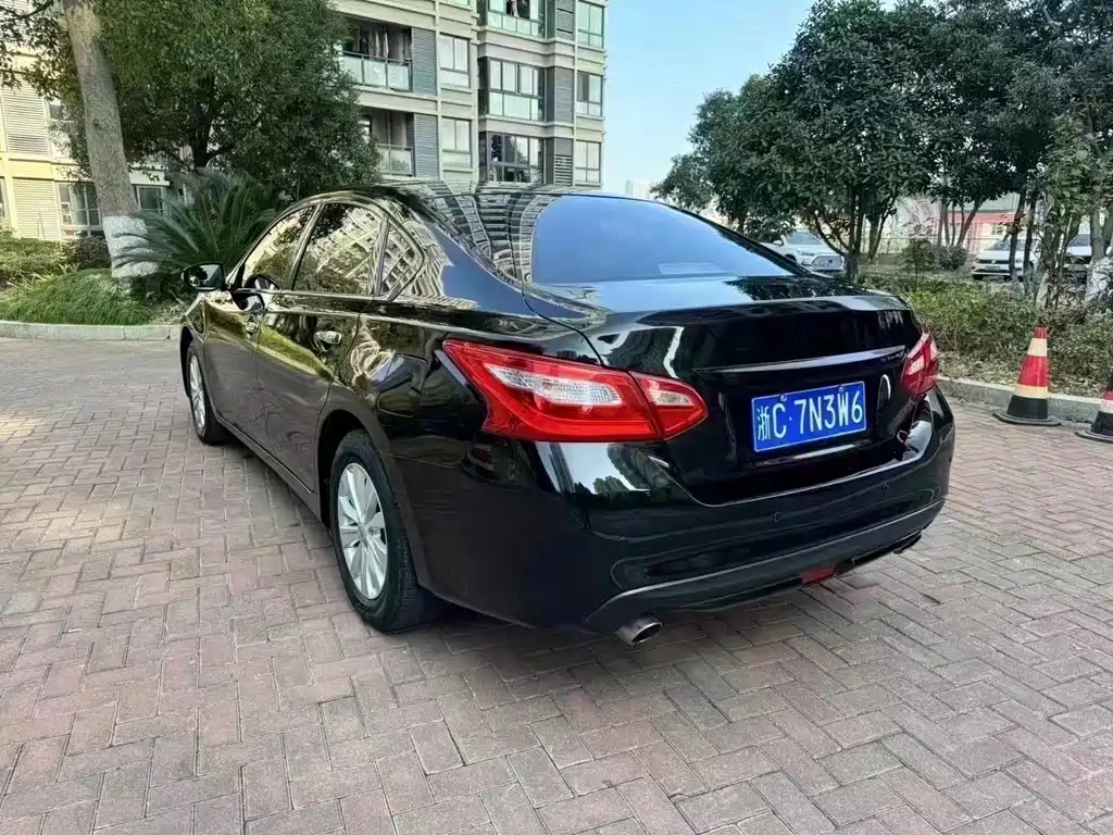 NISSAN TEANA 2018