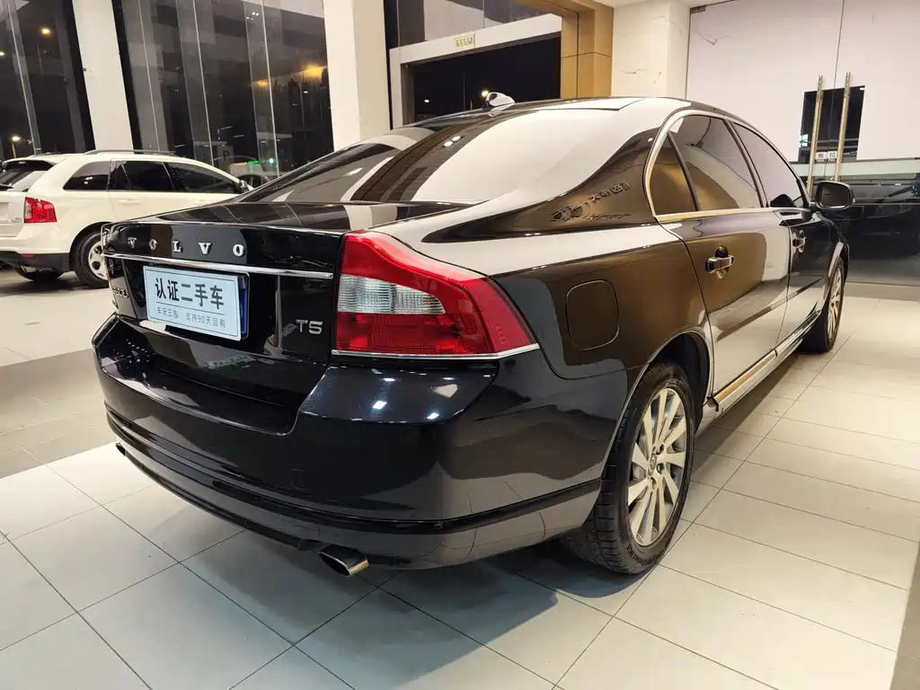 VOLVO S80L 2013