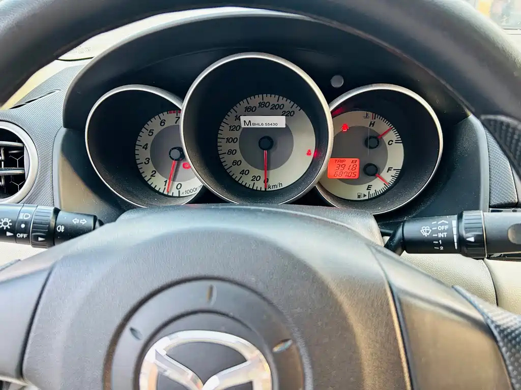 MAZDA 3 2012