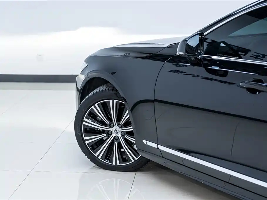 VOLVO S90 2024