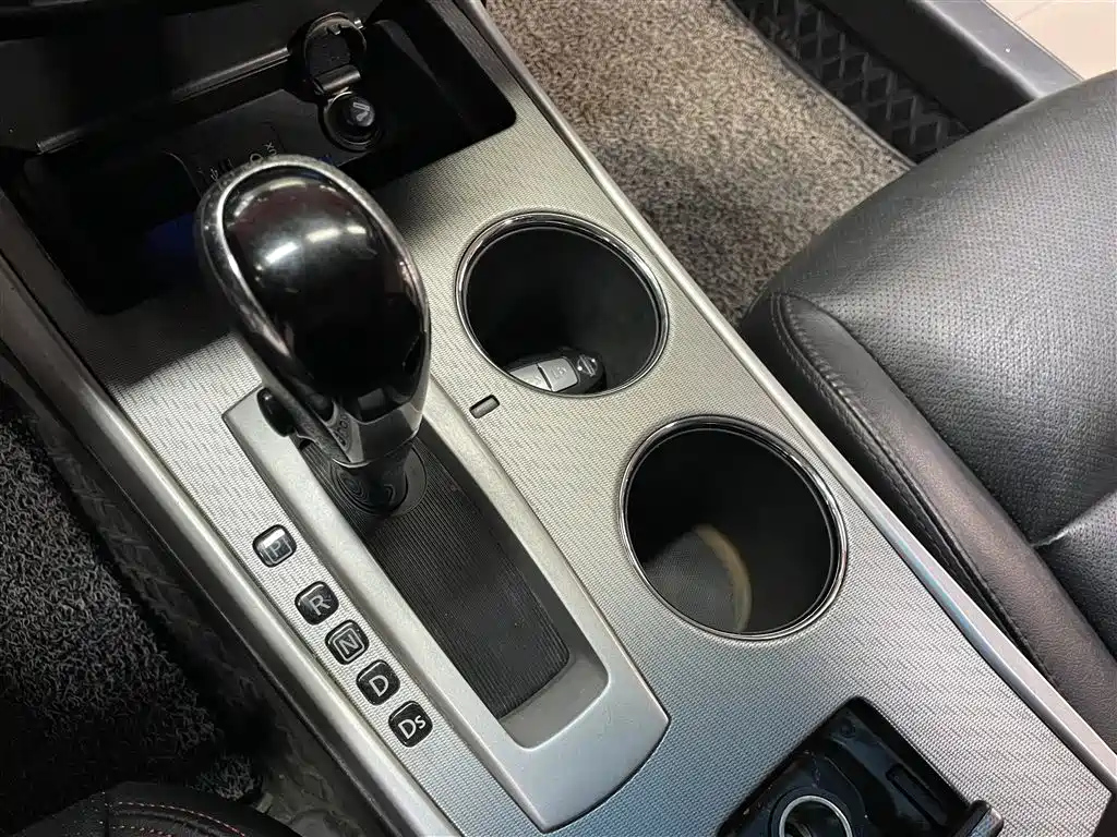NISSAN TEANA 2018