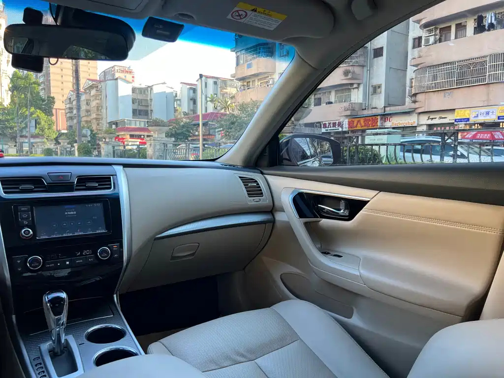 NISSAN TEANA 2018