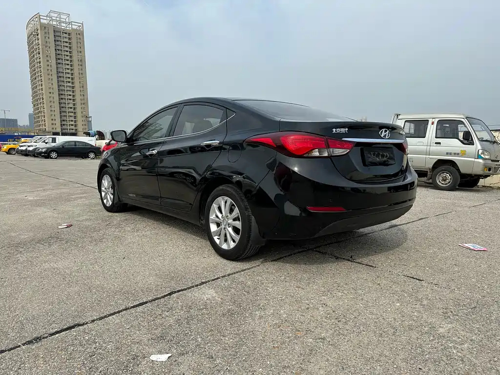 HYUNDAI ELANTRA 2016
