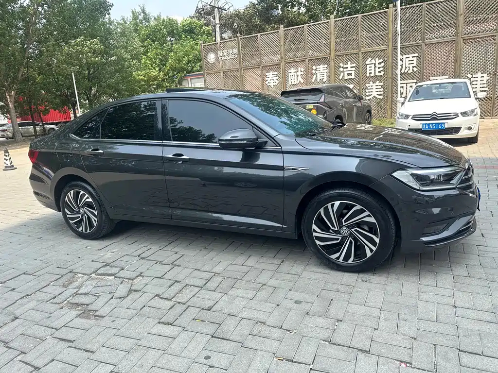 VOLKSWAGEN SAGITAR 2021