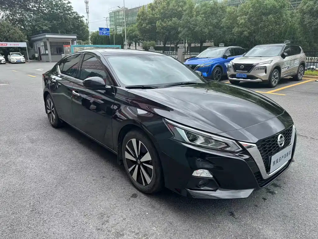 NISSAN TEANA 2022