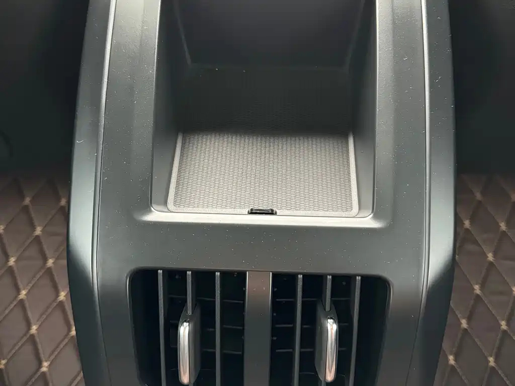 VOLVO S90 2023