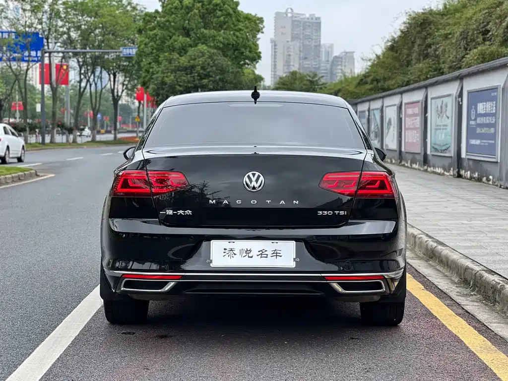 VOLKSWAGEN MAGOTAN 2020
