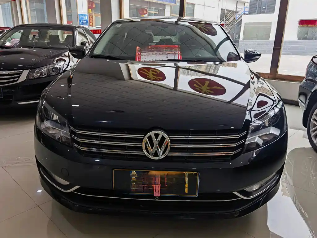 VOLKSWAGEN PASSAT 2014