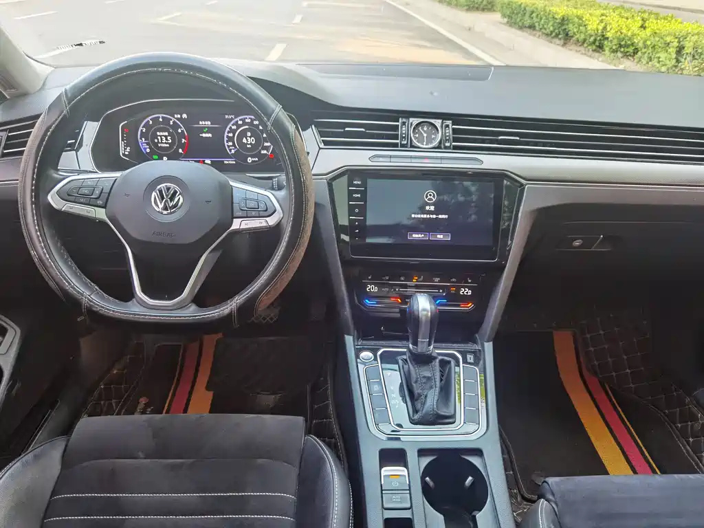 VOLKSWAGEN MAGOTAN 2020