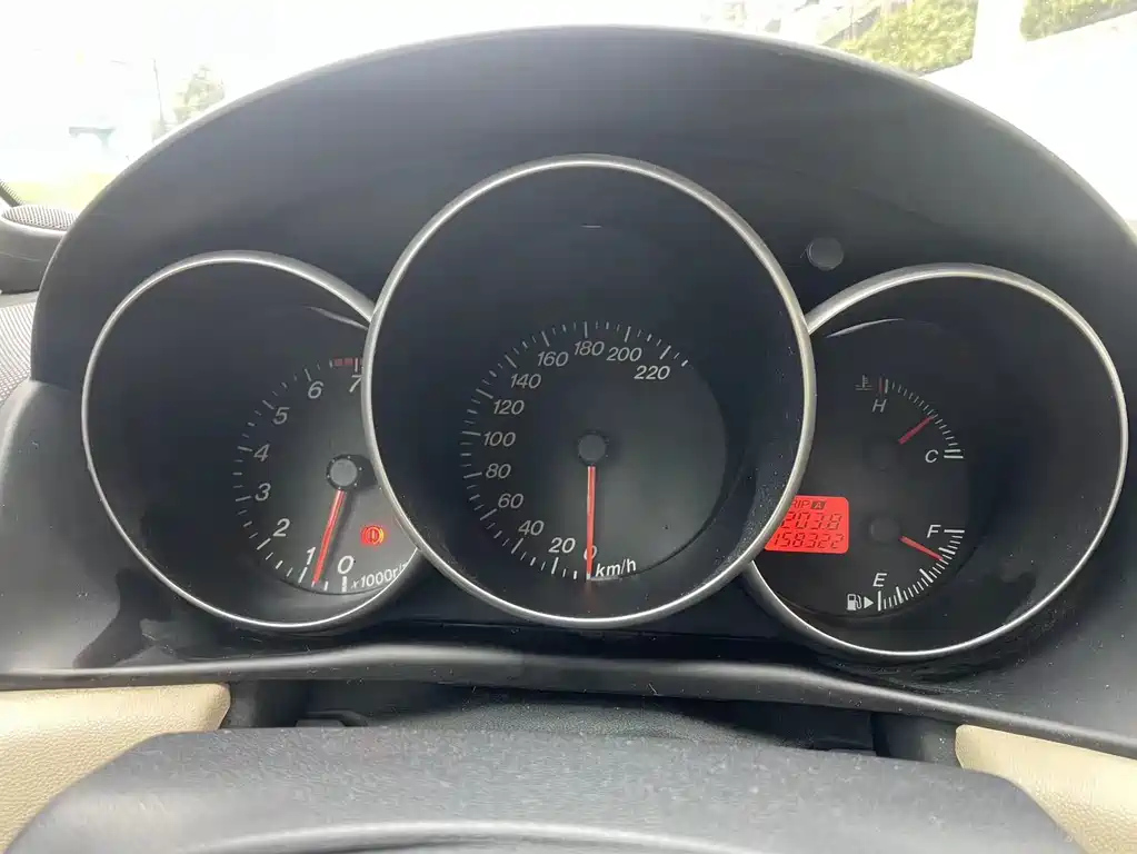 MAZDA 3 2008