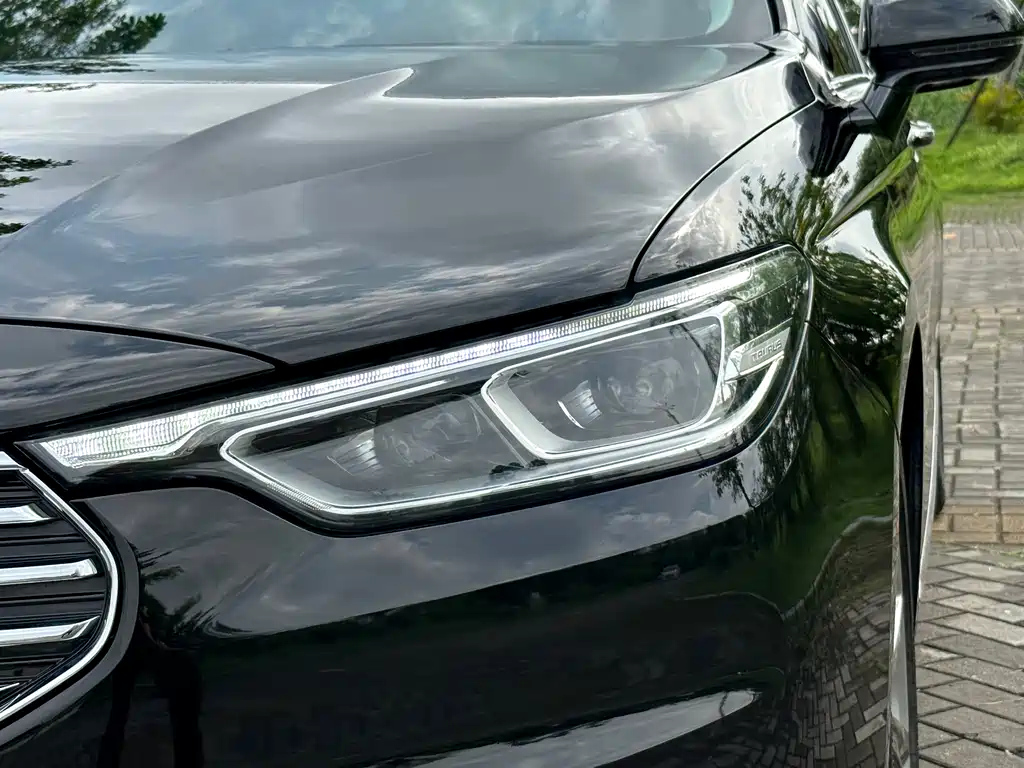 FORD TAURUS 2021