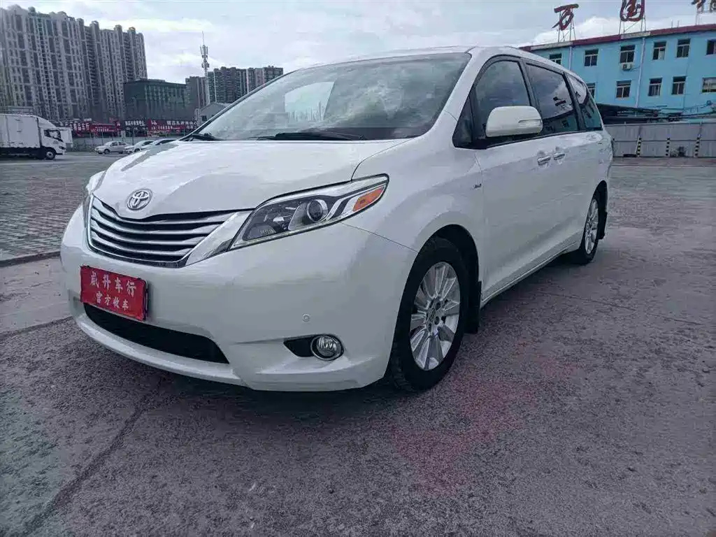 TOYOTA SIENNA 2015