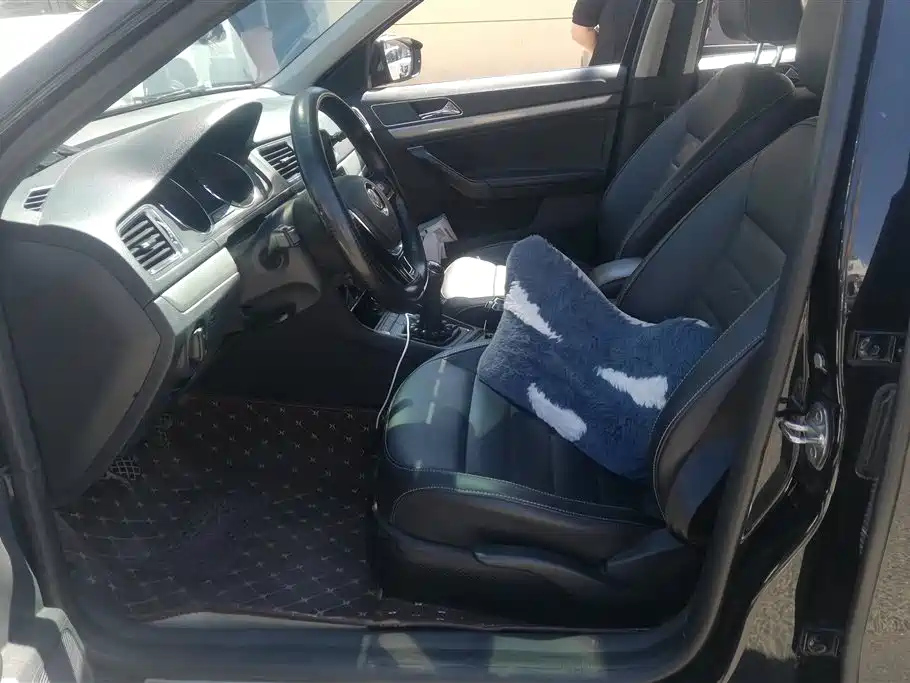 VOLKSWAGEN LAVIDA 2017