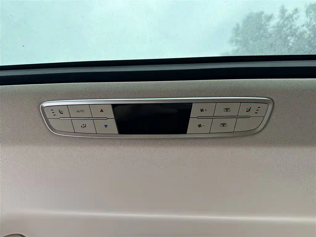 HONGQI HQ9 2023