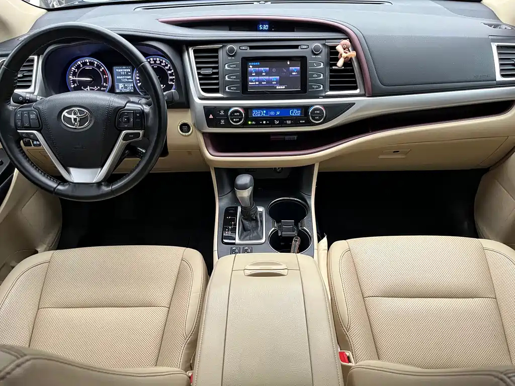 TOYOTA HIGHLANDER 2017