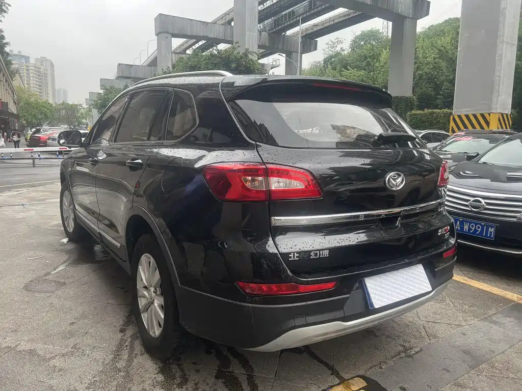 BAIC S6 2016