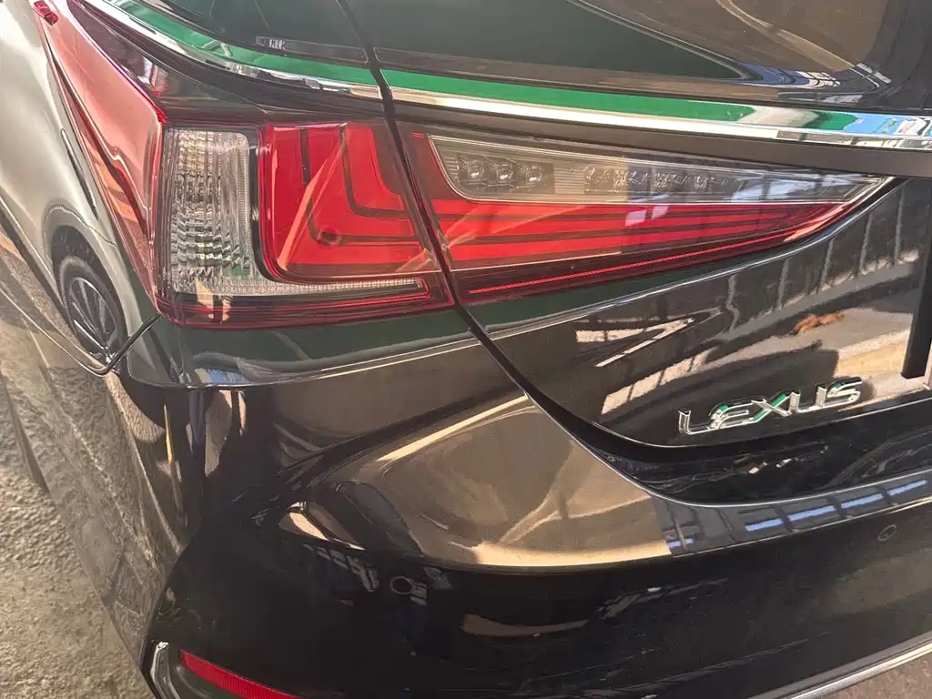 LEXUS ES 2021