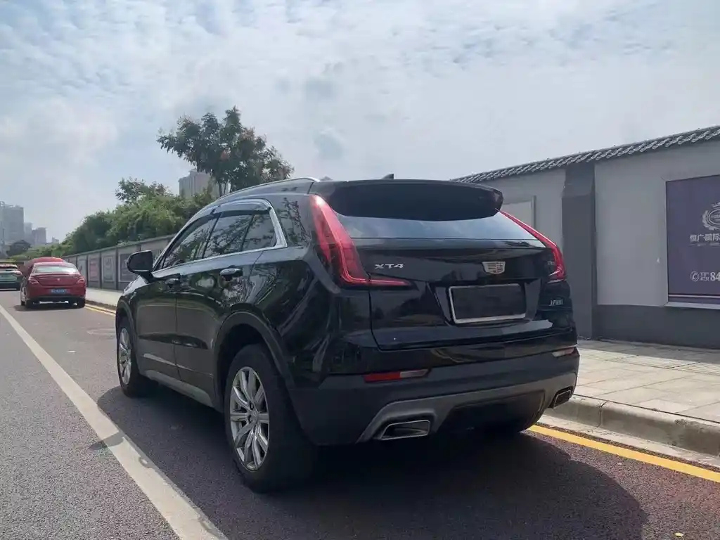 CADILLAC XT4 2021