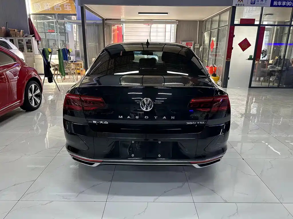 VOLKSWAGEN MAGOTAN 2020