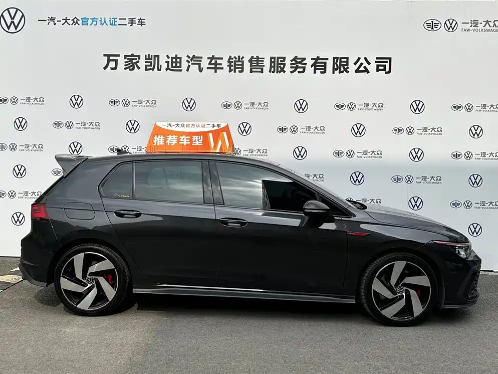 VOLKSWAGEN GOLF 2022