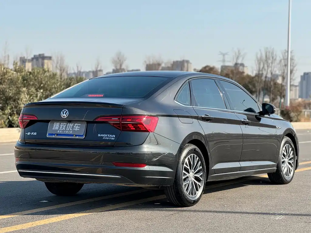 VOLKSWAGEN SAGITAR 2020