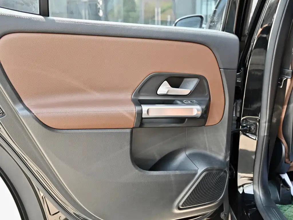 MERCEDES BENZ GLB 2021